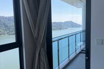 Queens Residences @ Queens Waterfront