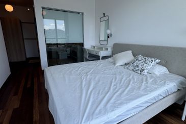 Queens Residences @ Queens Waterfront