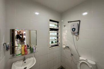 Taman Muzaffar Heights