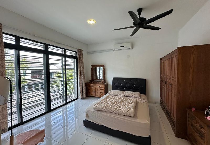 Taman Muzaffar Heights