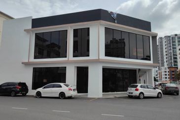 [ Ground floor shop lot  ]Pusat perniagaan raja uda 2  for sale