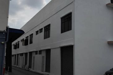 [ Ground floor shop lot  ]Pusat perniagaan raja uda 2  for sale