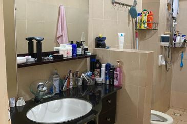 Rivercity Condominium