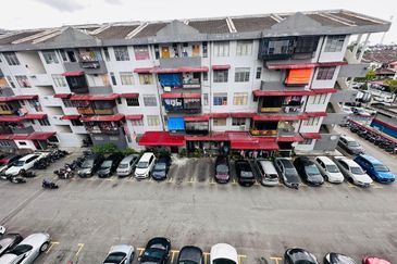 Flat Taman Sri Indah, balik pulau for Rent