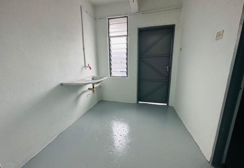 Flat Taman Sri Indah, balik pulau for Rent