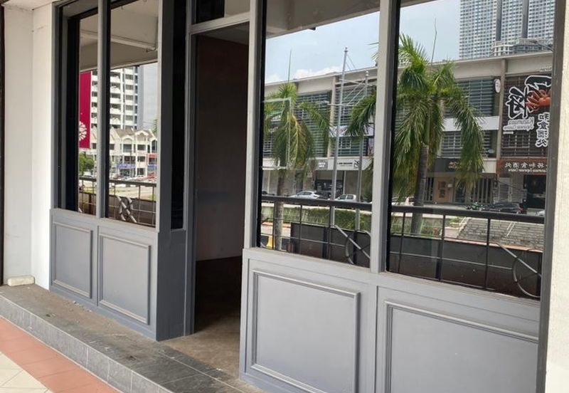 Bazaar Tanjung / Prima Tanjung