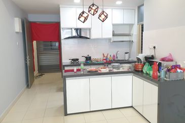 Condo at Rumah Pavillion Teluk Kumbar for Sale