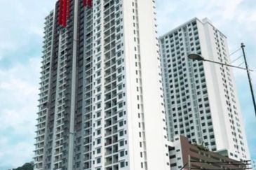 Condo at Rumah Pavillion Teluk Kumbar for Sale