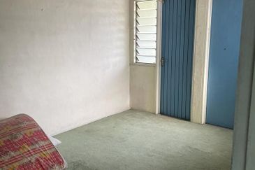 Double Storey Terrace house at Kampong Jawa Bayan baru for sale