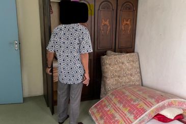 Double Storey Terrace house at Kampong Jawa Bayan baru for sale