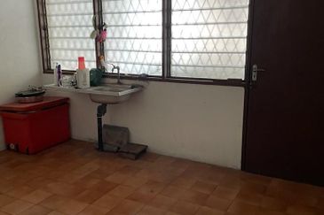Double Storey Terrace house at Kampong Jawa Bayan baru for sale