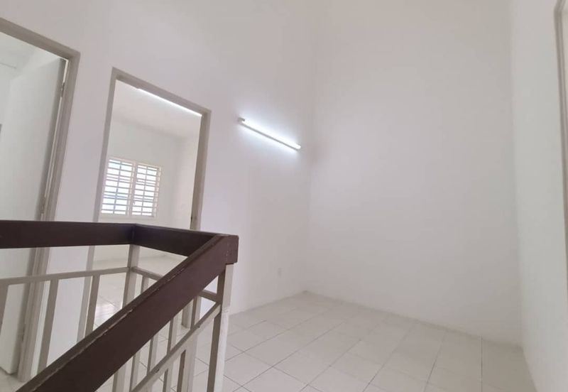 Double storey Terrace at Taman Teluk Kumbar Height for sale and rent