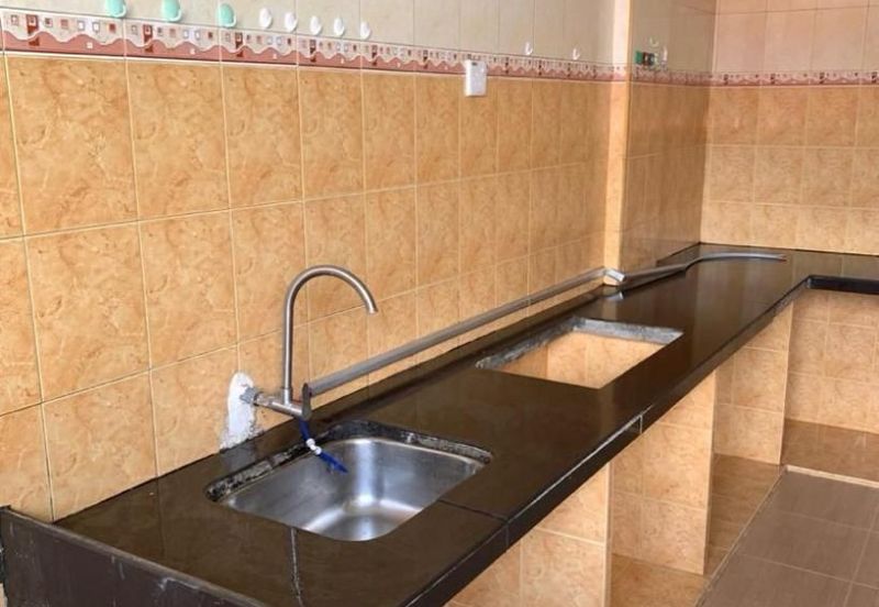 Flat at Focus Height balik pulau for sale