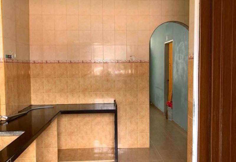 Flat at Focus Height balik pulau for sale