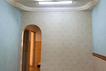 Flat at Focus Height balik pulau for sale