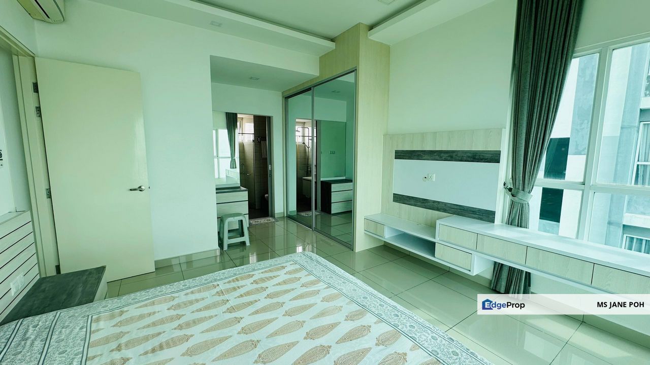 Fully Furnished with reno unit at The loft for Sale, Penang, Batu Maung