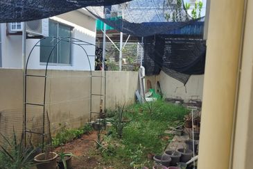 Double Storey Semi D at Solok pantai jerjak for Sale