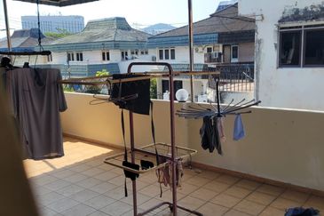 Double Storey Semi D at Solok pantai jerjak for Sale