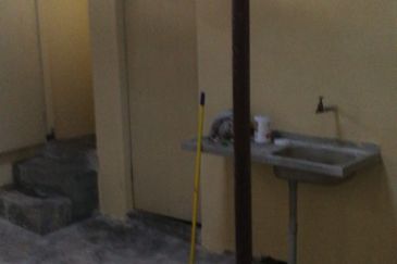 Lorong Seratus Tahun