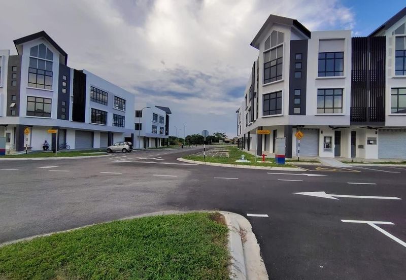 Shoplot at Meridin East for Rent 