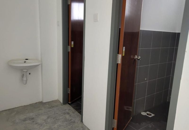 Shoplot at Meridin East for Rent 