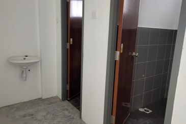 Shoplot at Meridin East for Rent 