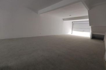 Shop at Meridin East Pasir Gudang for rent 