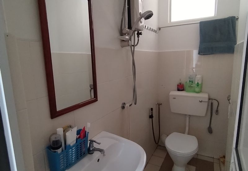 Damai Vista Apartment