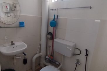 Damai Vista Apartment