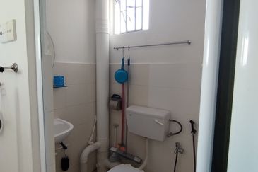 Damai Vista Apartment