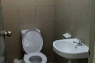 [Cheapest in market] Due Residensi  Teluk Kumbar for Rent