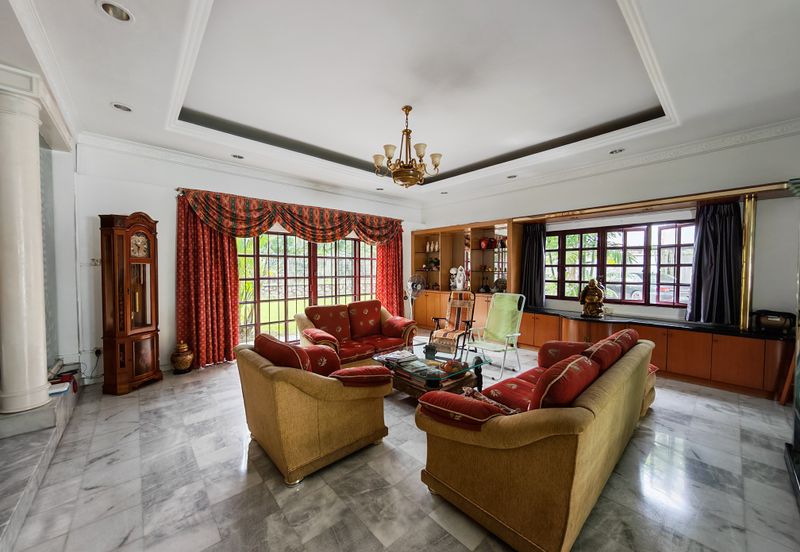 SL 8, Bandar Sungai Long