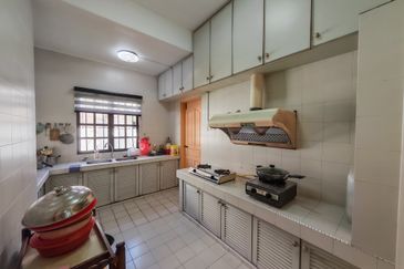 SL 8, Bandar Sungai Long