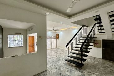 Jalan Mutiara Barat 5