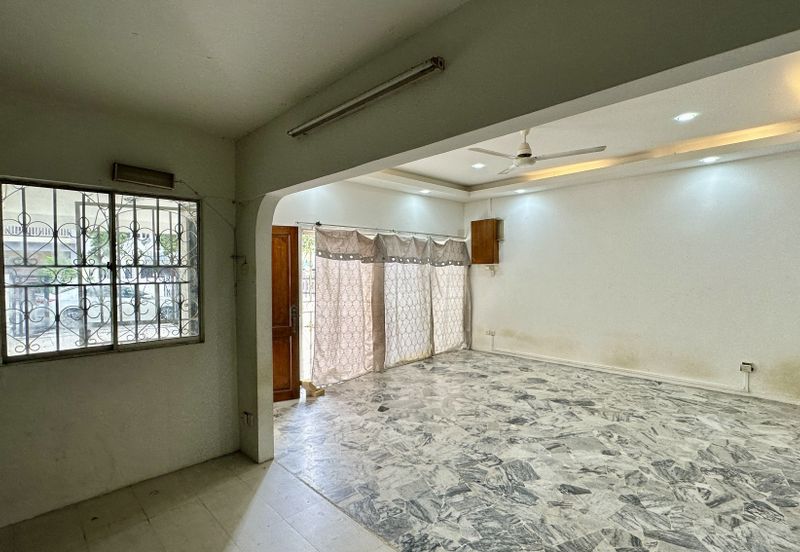 Jalan Mutiara Barat 5