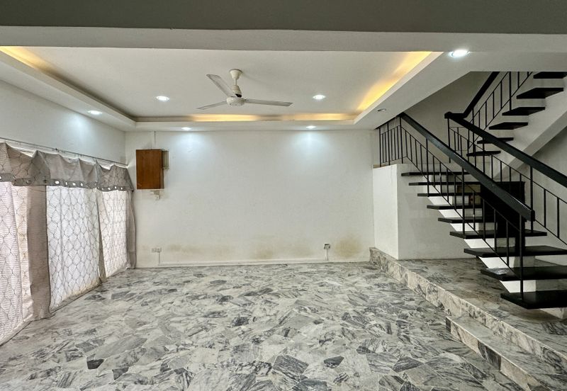 Jalan Mutiara Barat 5