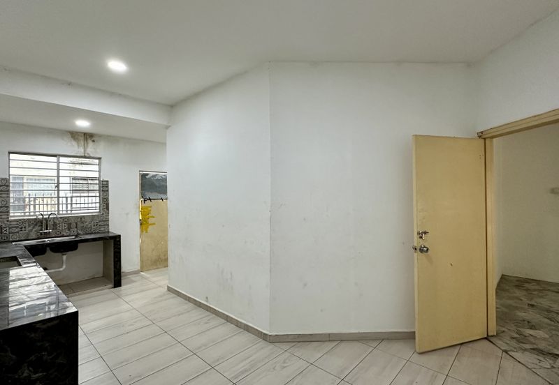 Jalan Mutiara Barat 5