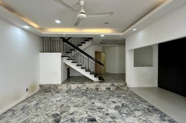 Jalan Mutiara Barat 5