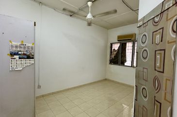 Jalan Mutiara Barat 5