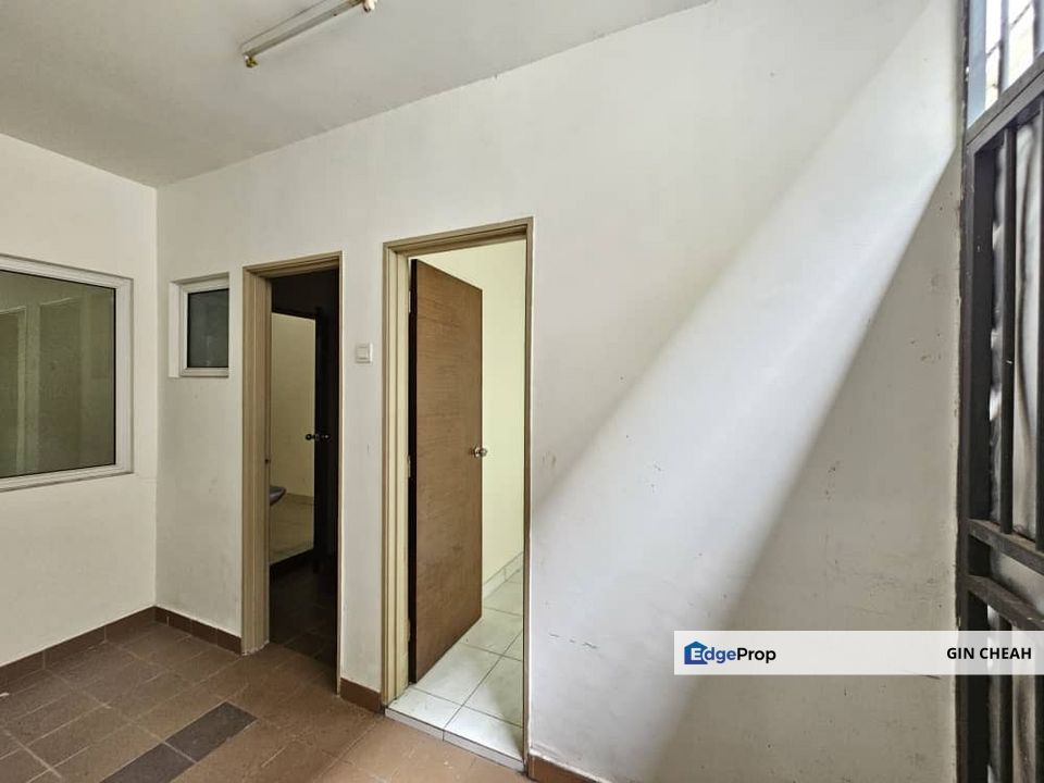 Taman Suria Tropika, 2.5 Storey Terrace For Sale, Renovated, Good Condition and Environment, Selangor, Serdang