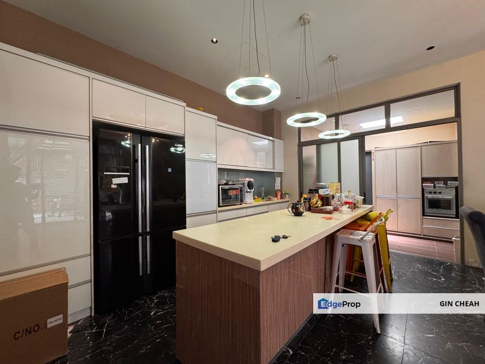 The Royal in Segar Perdana, 3 Storey Bungalow For Sale, Private Lift, Limited Freehold, Swimming Pool, 2 Tier Security, Selangor, Cheras