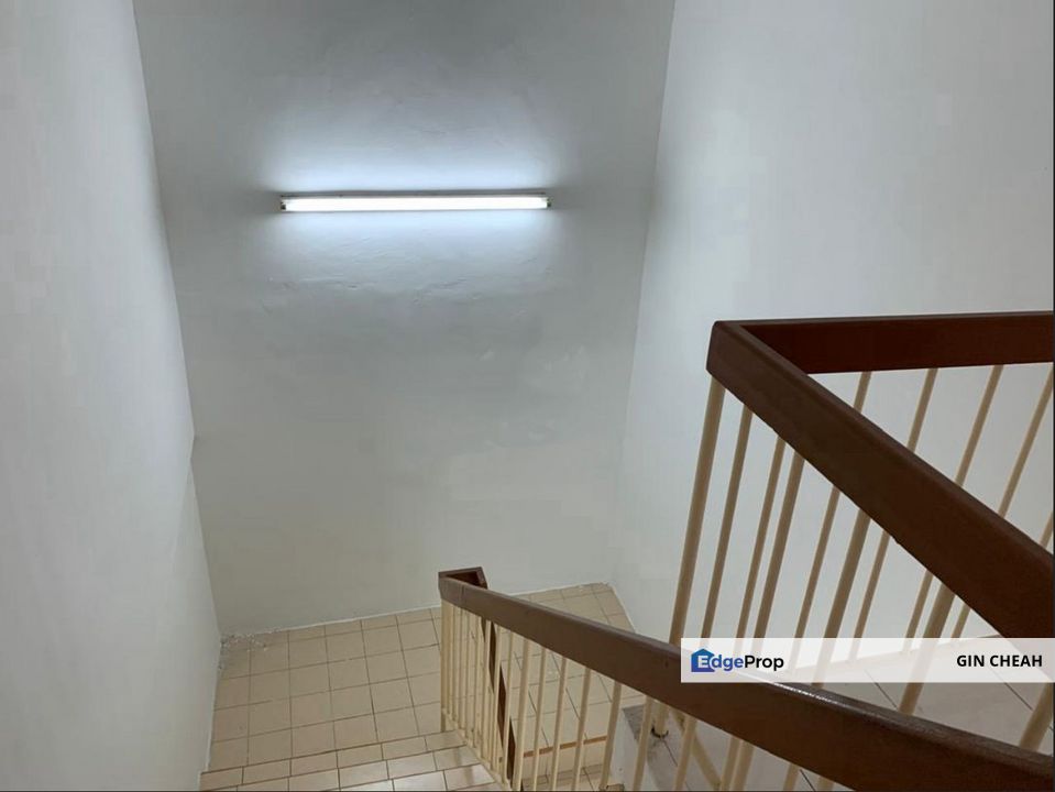 Ukay Bistari in Ampang, 2 Storey Terrace House For Sale, Basic Unit, Freehold, Good Condition , Selangor, Ulu Kelang