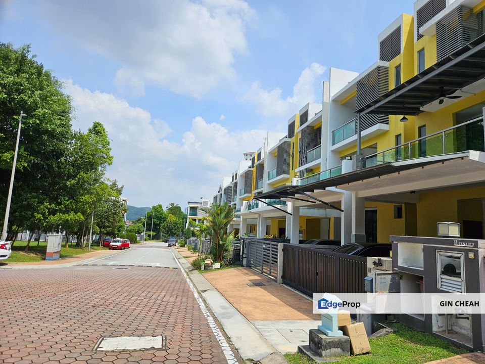 Taman Ukay Tropika in Ampang, 3 Storey Superlink House For Sale, Freehold, Basic Unit, Gated Guarded, Good Environment , Selangor, Ulu Kelang
