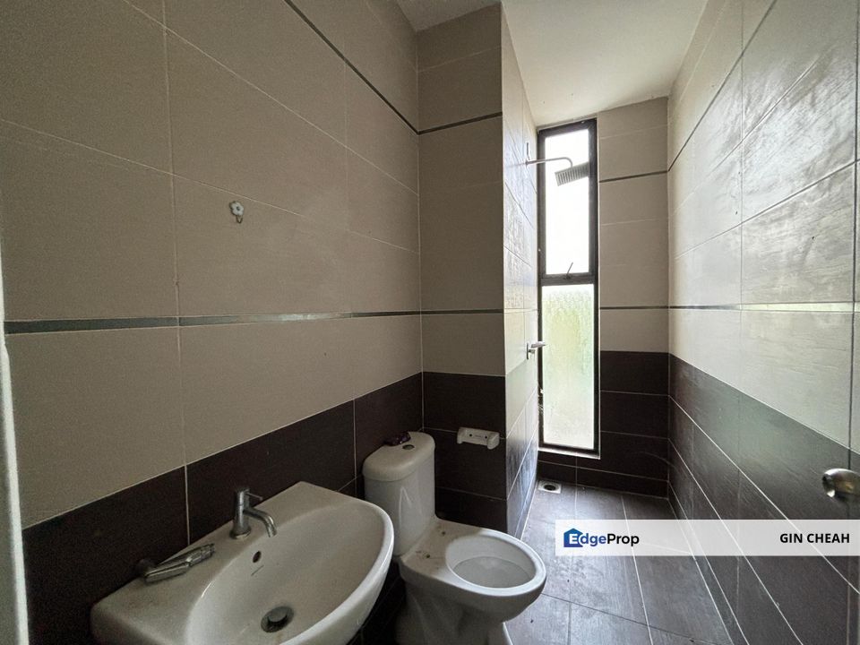 Taman Ukay Tropika in Ampang, 3 Storey Superlink House For Sale, Freehold, Basic Unit, Gated Guarded, Good Environment , Selangor, Ulu Kelang