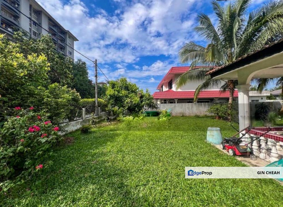 Taman Bukit Cheras in Cheras KL, 2 Storey Bungalow For Sale, Freehold, Big Land Area, Open Facing , Kuala Lumpur, Cheras