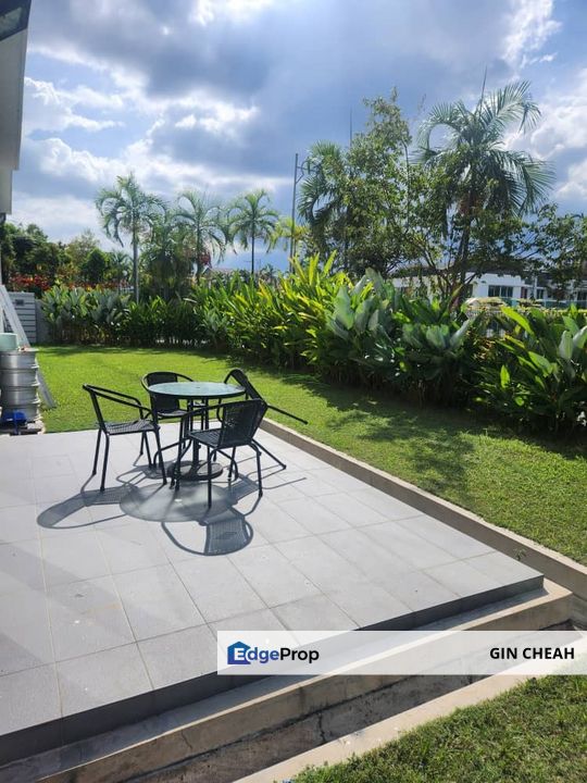 Taman Villa Perdana In Kajang, 3 Storey Bungalow For Sale, Freehold, Good Condition and Environment, Selangor, Kajang