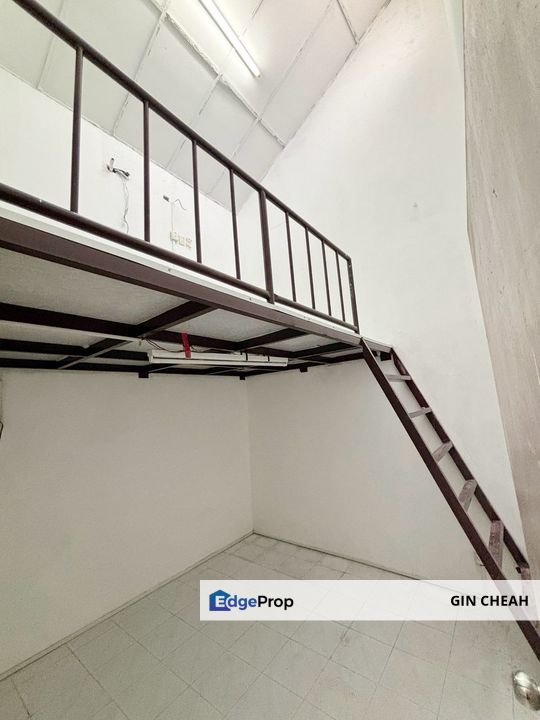 Taman Saga in Ampang, 1 Storey Terrace House for Sale, intermediate, Kitchen Fully Extended with Approval, Good Location , Selangor, Ampang