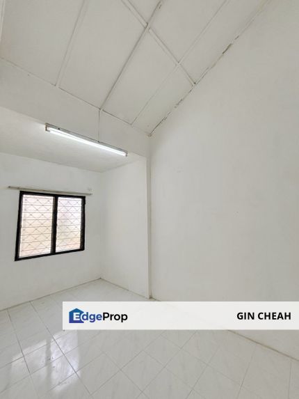 Taman Saga in Ampang, 1 Storey Terrace House for Sale, intermediate, Kitchen Fully Extended with Approval, Good Location , Selangor, Ampang