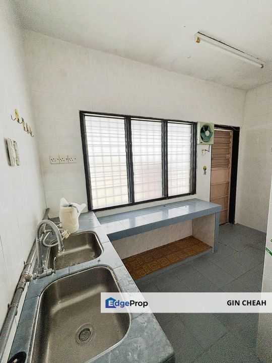 Taman Saga in Ampang, 1 Storey Terrace House for Sale, intermediate, Kitchen Fully Extended with Approval, Good Location , Selangor, Ampang