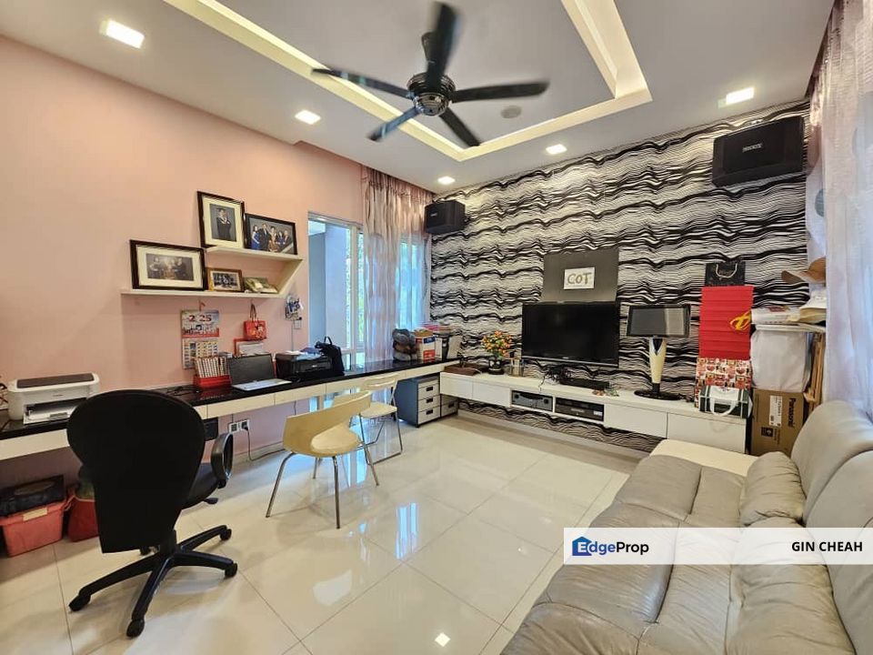 Taman Equine In Seri Kembangan, 2 Storey Bungalow For Sale, Super Big Land, Extended Kitchen, Beautiful Landscape, Selangor, Seri Kembangan